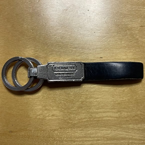 COACH - Vintage "RARE" Valet Keychain - Picture 2 of 5